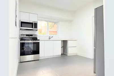 7325 Byron Ave #3, Miami Beach, FL 33141 - Photo 5