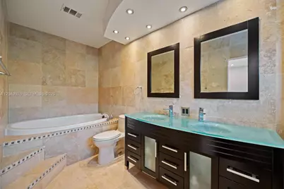 11530 NE 22nd Dr, North Miami, FL 33181 - Photo 23