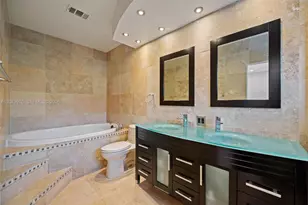 11530 NE 22nd Dr, North Miami, FL 33181 - Photo 23