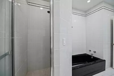 11530 NE 22nd Dr, North Miami, FL 33181 - Photo 29