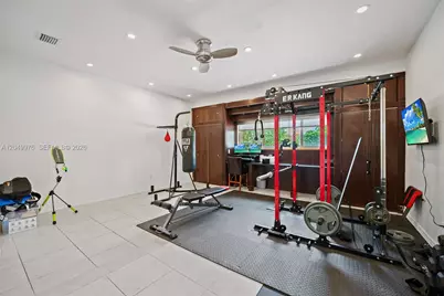 11530 NE 22nd Dr, North Miami, FL 33181 - Photo 31