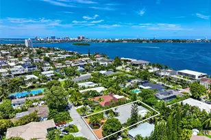 11530 NE 22nd Dr, North Miami, FL 33181 - Photo 1