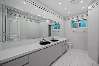 11530 NE 22nd Dr, North Miami, FL 33181 - Photo 27