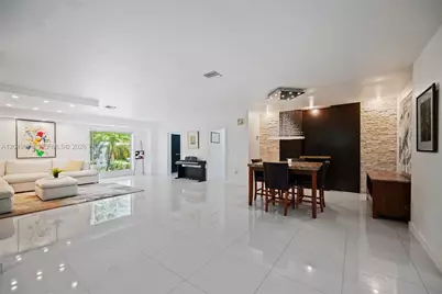 11530 NE 22nd Dr, North Miami, FL 33181 - Photo 9