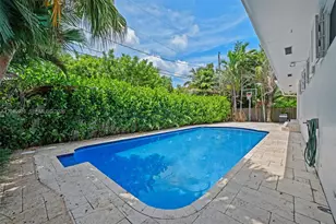 11530 NE 22nd Dr, North Miami, FL 33181 - Photo 37