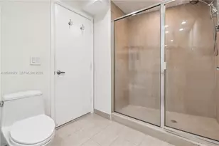7700 Collins Ave, Miami Beach, FL 33141 - Photo 19