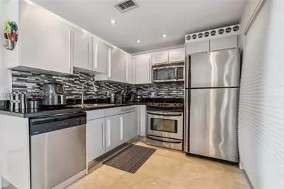 7700 Collins Ave #3, Miami Beach, FL 33141 - Photo 13