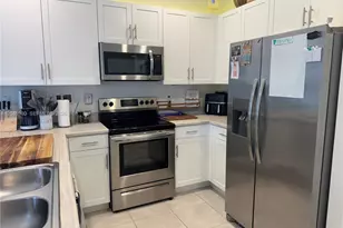 1886 SE 26th Rd, Homestead, FL 33035 - Photo 9
