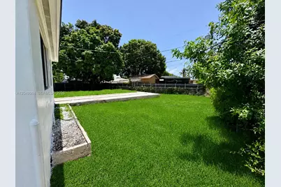 3512 NW 176th Ter, Miami Gardens, FL 33056 - Photo 35