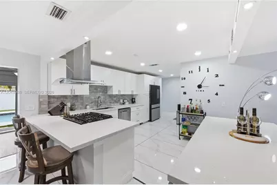 9771 NW 24th Pl, Sunrise, FL 33322 - Photo 9