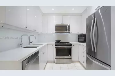 4301 Collins Ave #403, Miami Beach, FL 33140 - Photo 3