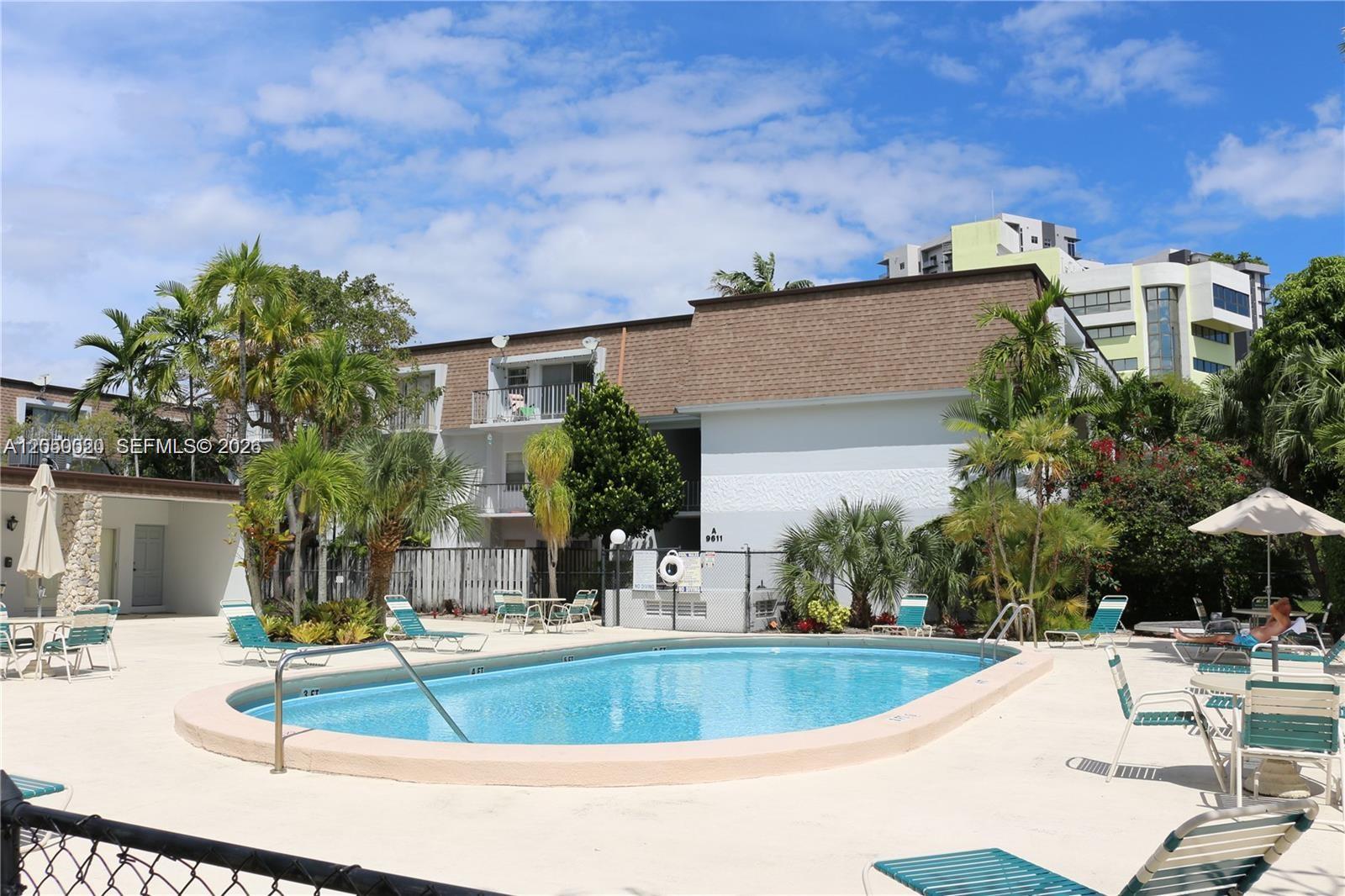 9611 SW 77th Ave #306A main architectural view