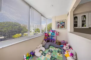 250 180th Dr, Sunny Isles Beach, FL 33160 - Photo 5
