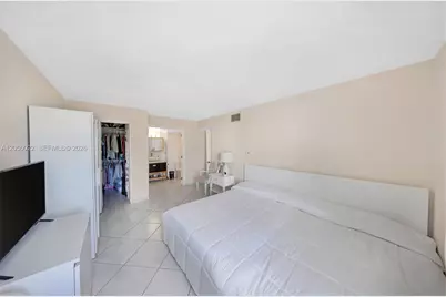 250 180th Dr #352, Sunny Isles Beach, FL 33160 - Photo 15