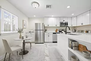9847 Fairway Cove Ln, Plantation, FL 33324 - Photo 21