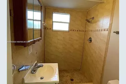 1107 NE 8th St, Hallandale Beach, FL 33009 - Photo 3