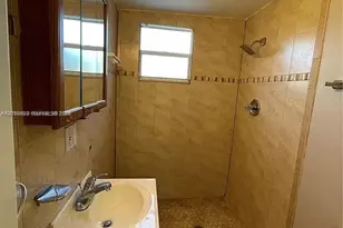 1107 NE 8th St, Hallandale Beach, FL 33009 - Photo 3