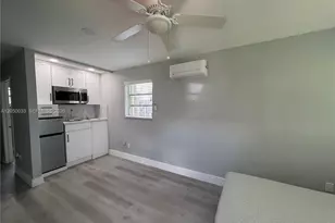 7889 NW 174th St, Hialeah, FL 33015 - Photo 3