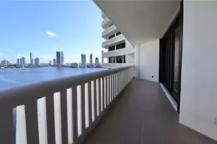 3000 Island Blvd, Aventura, FL 33160 - Photo 17