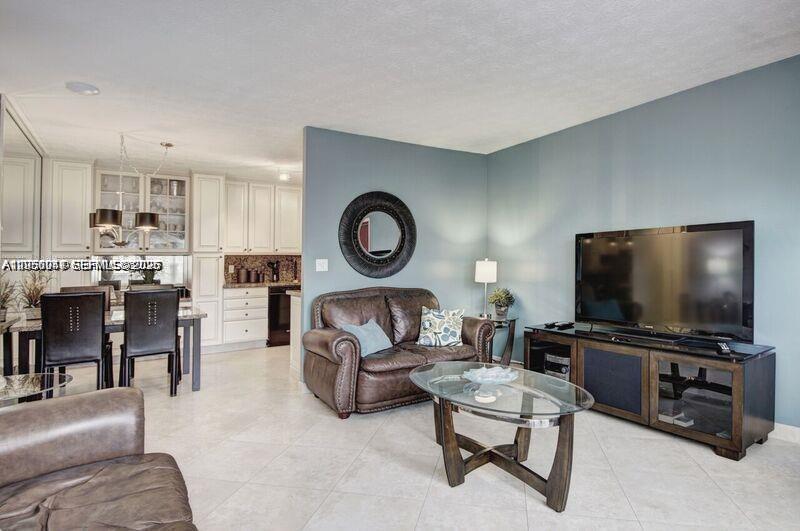 221 SE 9th Ave #112 - 221 SE 9th Ave #112, Pompano Beach, FL 33060 Luxury Property | Jose Angel Pina