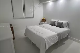 5077 NW 7th St, Miami, FL 33126 - Photo 13