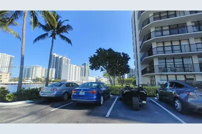 1000 Parkview Dr #125, Hallandale Beach, FL 33009 - Photo 25