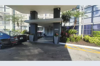 1000 Parkview Dr #125, Hallandale Beach, FL 33009 - Photo 31