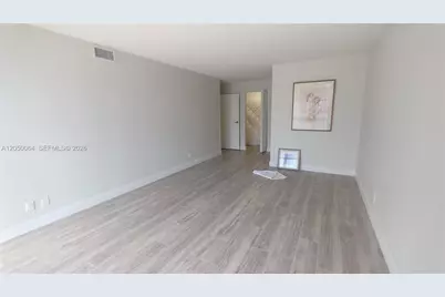1000 Parkview Dr #125, Hallandale Beach, FL 33009 - Photo 11