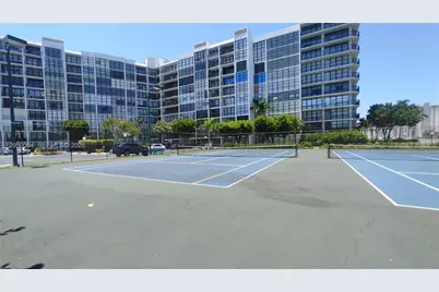 1000 Parkview Dr #125, Hallandale Beach, FL 33009 - Photo 49