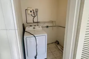 341 Aladdin St, Opa-Locka, FL 33054 - Photo 13
