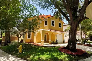 9833 NW 5th Ct, Plantation, FL 33324 - Photo 3