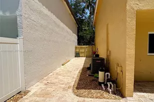 9833 NW 5th Ct, Plantation, FL 33324 - Photo 39