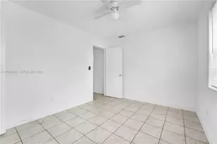 1305 W 53rd St, Hialeah, FL 33012 - Photo 13