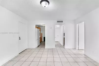 1305 W 53rd St #420, Hialeah, FL 33012 - Photo 7