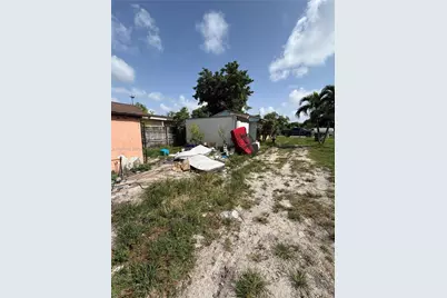 2954 NW 91st St, Miami, FL 33147 - Photo 11