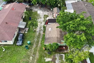 2954 NW 91st St, Miami, FL 33147 - Photo 5