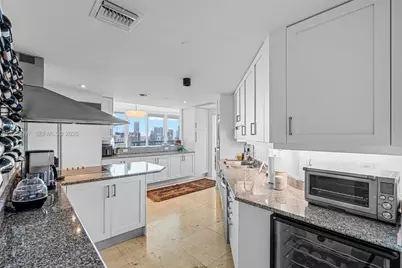 1643 Brickell Ave #2805, Miami, FL 33129 - Photo 15