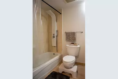 1750 N Bayshore Dr #3411, Miami, FL 33132 - Photo 23