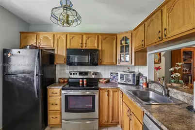 7094 Golf Colony Ct #104, Lake Worth, FL 33467 - Photo 3