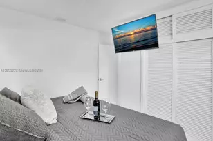 1092 SW 3rd St, Hallandale Beach, FL 33009 - Photo 13