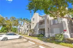 11185 SW 6th St, Pembroke Pines, FL 33025 - Photo 1