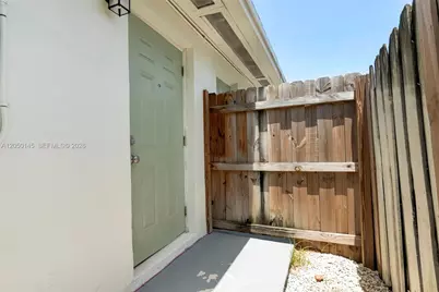 702 NW 18th St #1-2, Fort Lauderdale, FL 33311 - Photo 21