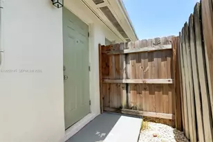 702 NW 18th St, Fort Lauderdale, FL 33311 - Photo 21