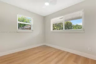 702 NW 18th St, Fort Lauderdale, FL 33311 - Photo 13
