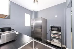 550 Michigan Ave, Miami Beach, FL 33139 - Photo 3