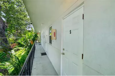 3676 Oak Ave #6, Miami, FL 33133 - Photo 19