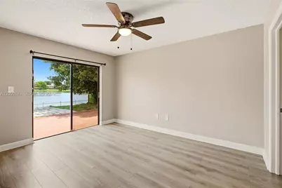2555 W 65th St, Hialeah, FL 33016 - Photo 15
