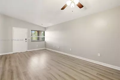 2555 W 65th St, Hialeah, FL 33016 - Photo 9