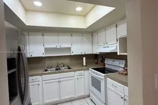 5431 NW 17th Ct, Lauderhill, FL 33313 - Photo 5