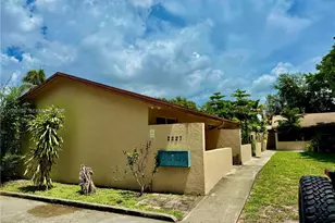 2227 Monroe St, Hollywood, FL 33020 - Photo 1